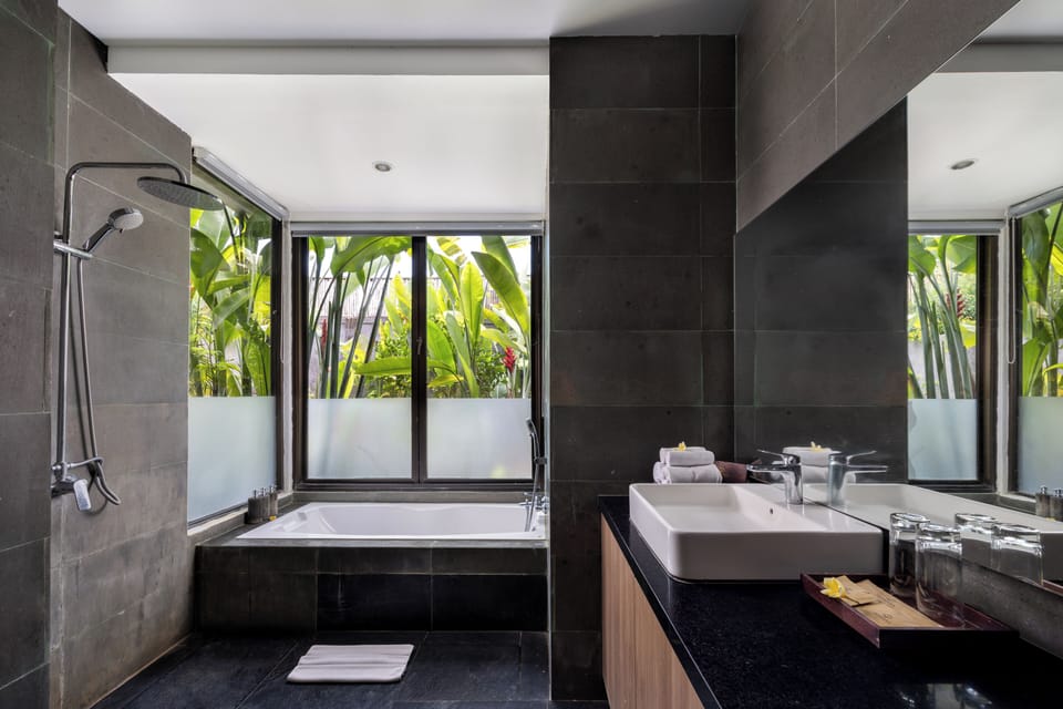 Three Bedroom Private Heated Pool Villa | Bathroom | Shower, hydromassage showerhead, free toiletries, towels