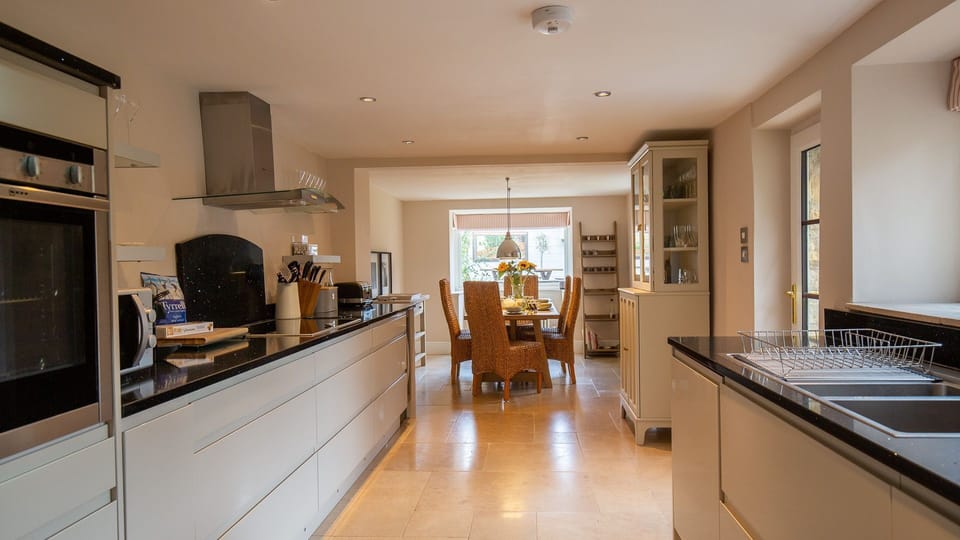 Kitchen, Stow House, Bolthole Retreats