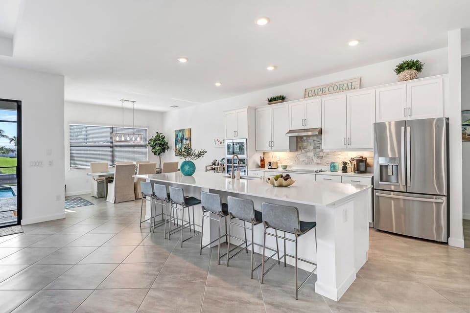Eat-In Kitchen