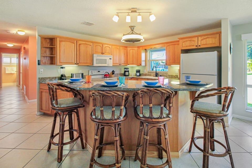 Kitchen bar