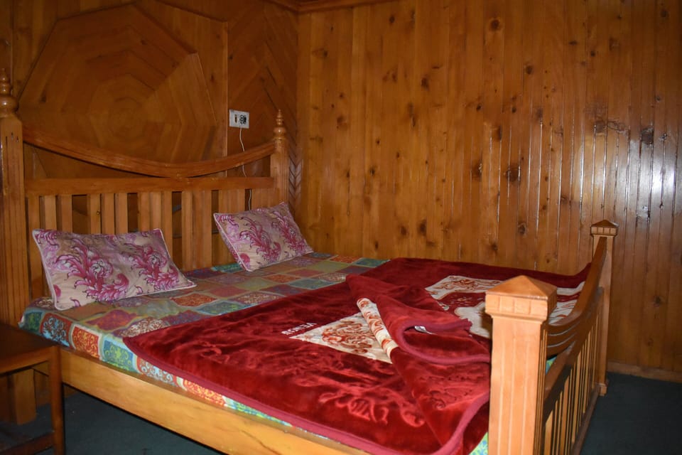 Double Room | Laptop workspace, WiFi (free)