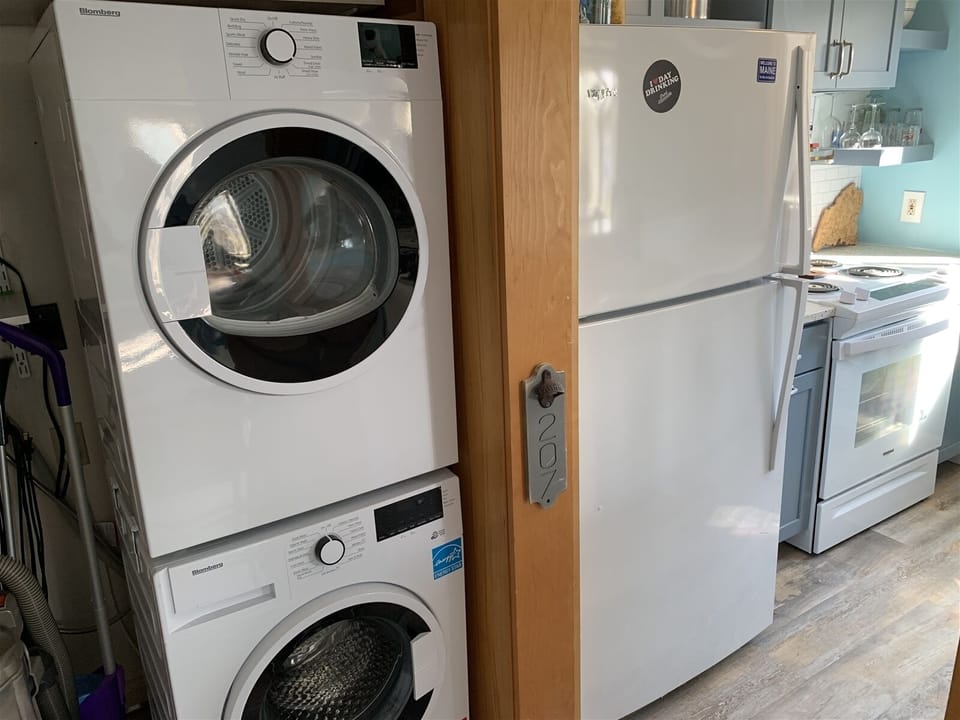 washer dryer, full fridge