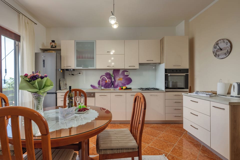 Family Apartment, 1 Bedroom, Balcony (Kostrena Apartment Maja) | Private kitchen