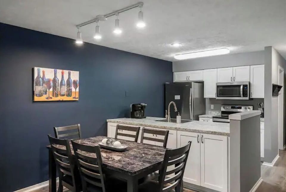 Enjoy meals together with your whole party