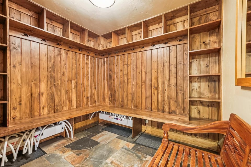 Mud Room - Friendly Fox Chalet - Breckenridge Vacation Rental