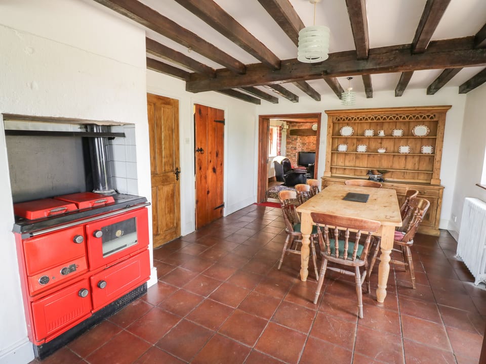 Cottage | Private kitchen | Fridge, dishwasher, electric kettle, toaster
