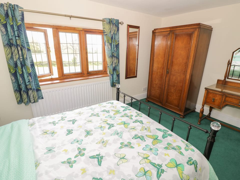 Cottage | 5 bedrooms, individually decorated, individually furnished, free WiFi