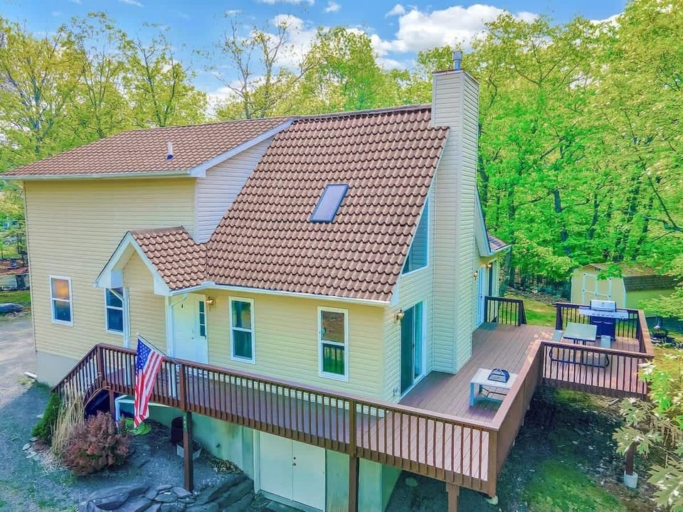 Plenty of elevated entertaining space on the deck: BBQ, firepit, & picnic table!