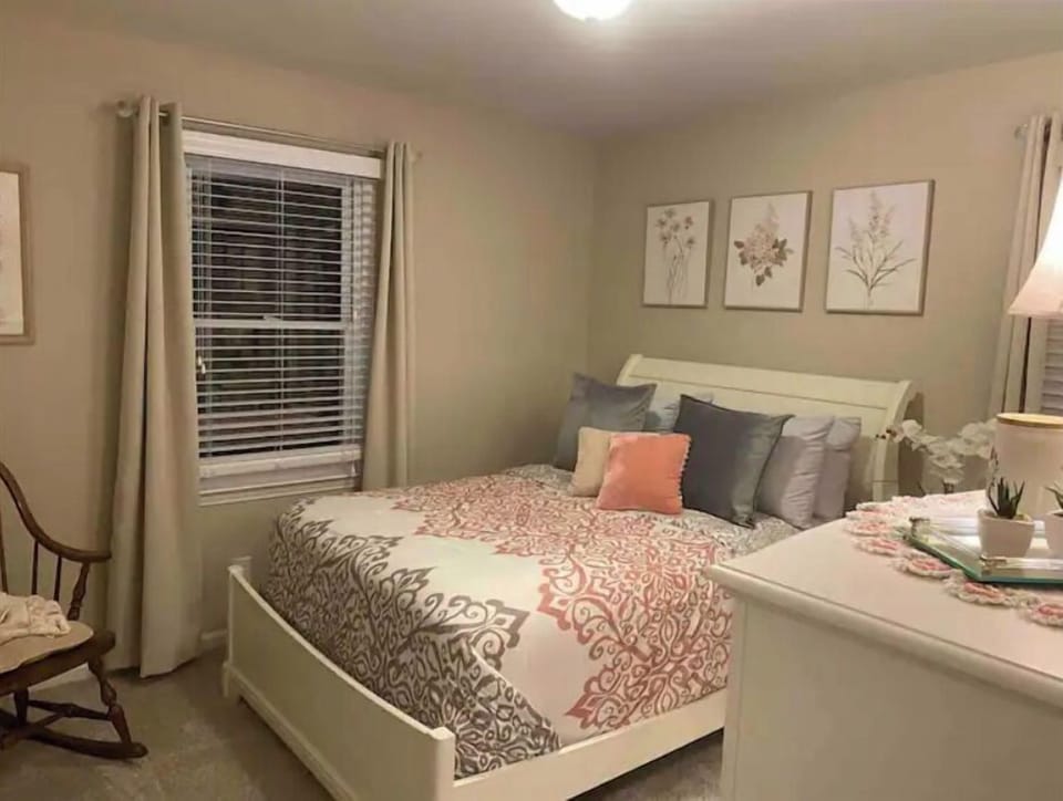 Full Size Hall Bedroom 