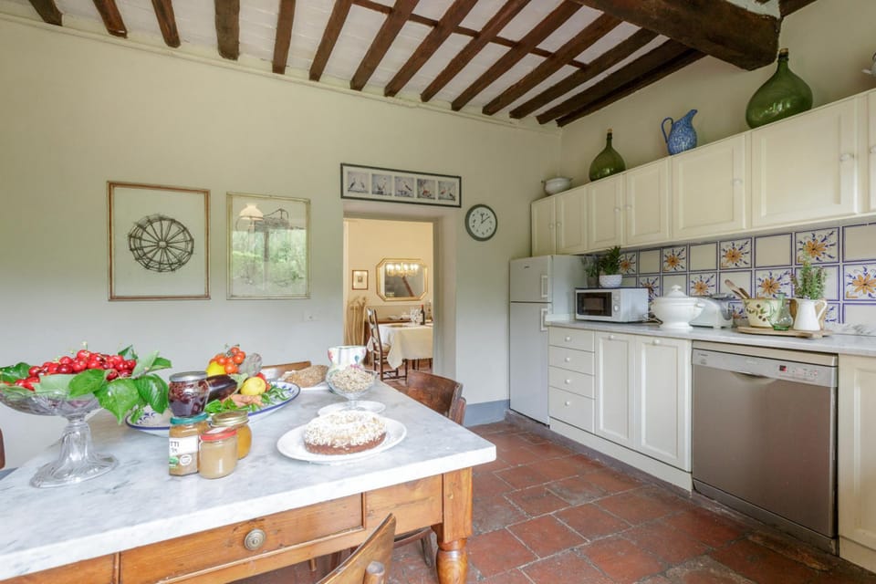 House, Smoking | 5 bedrooms, WiFi