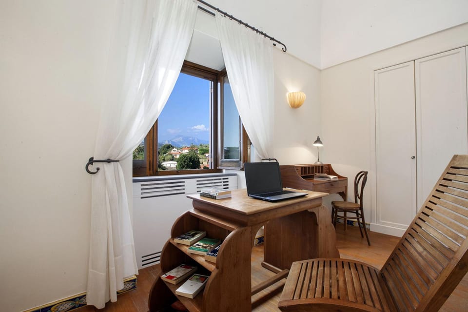 House, Smoking | 5 bedrooms, desk, WiFi