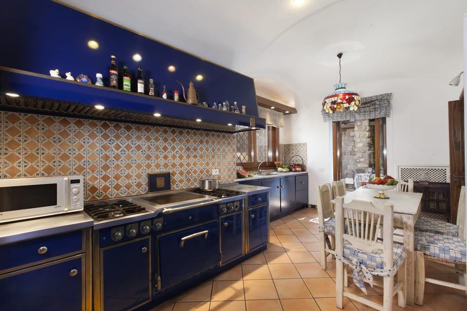 House, Smoking | 5 bedrooms, desk, WiFi