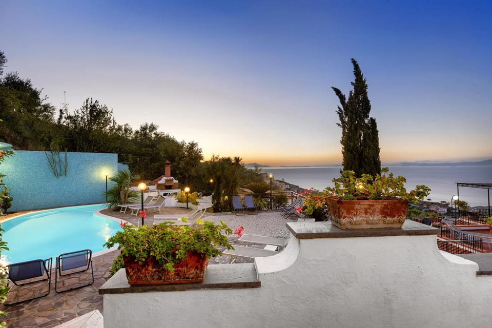 Villa | 5 bedrooms, desk, WiFi