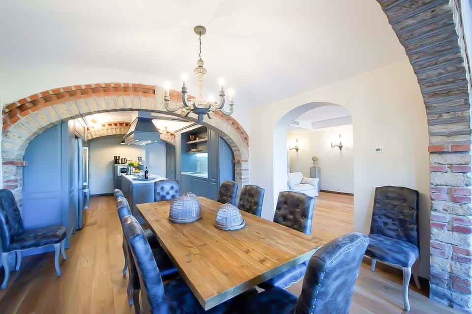 House | 7 bedrooms
