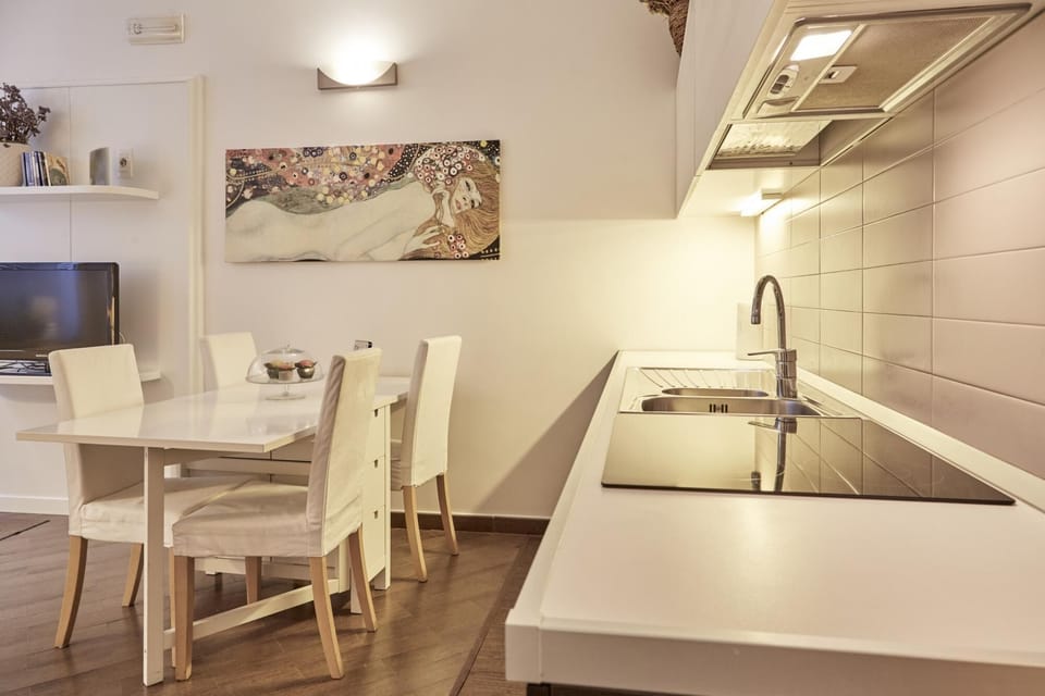 House | 6 bedrooms, iron/ironing board, WiFi