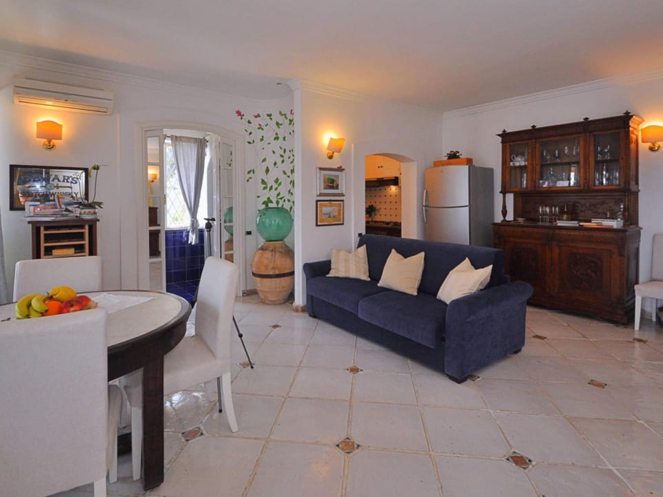 House | 2 bedrooms, iron/ironing board