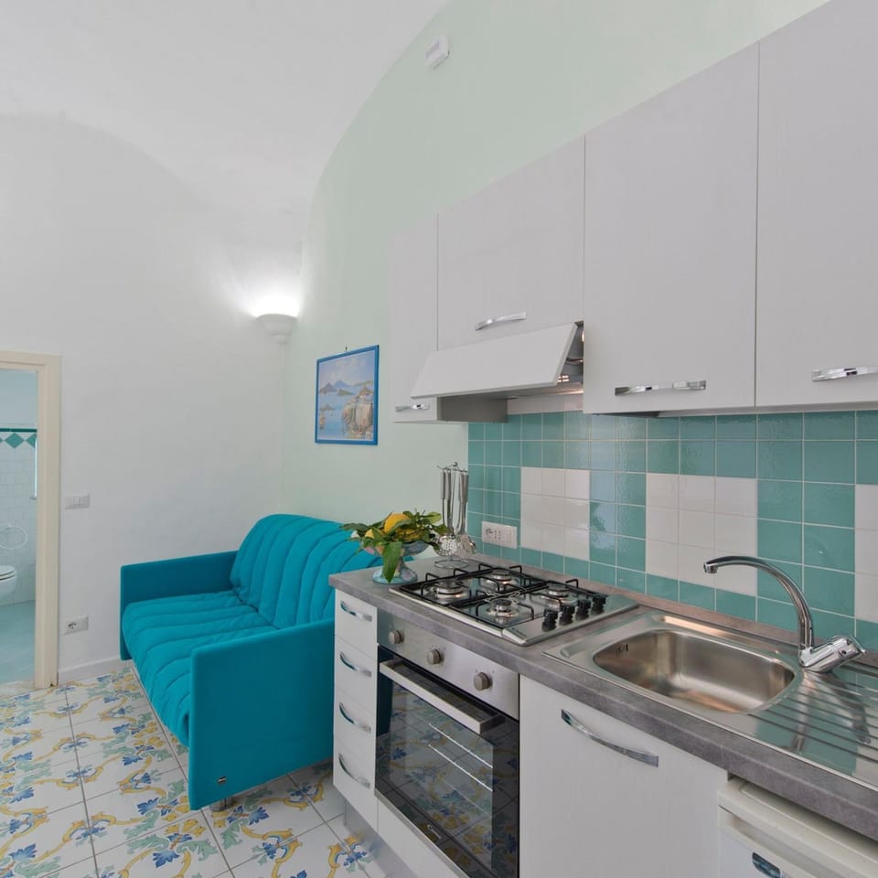 House | Private kitchen | Dining tables