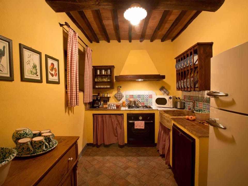 House | 2 bedrooms, iron/ironing board, WiFi