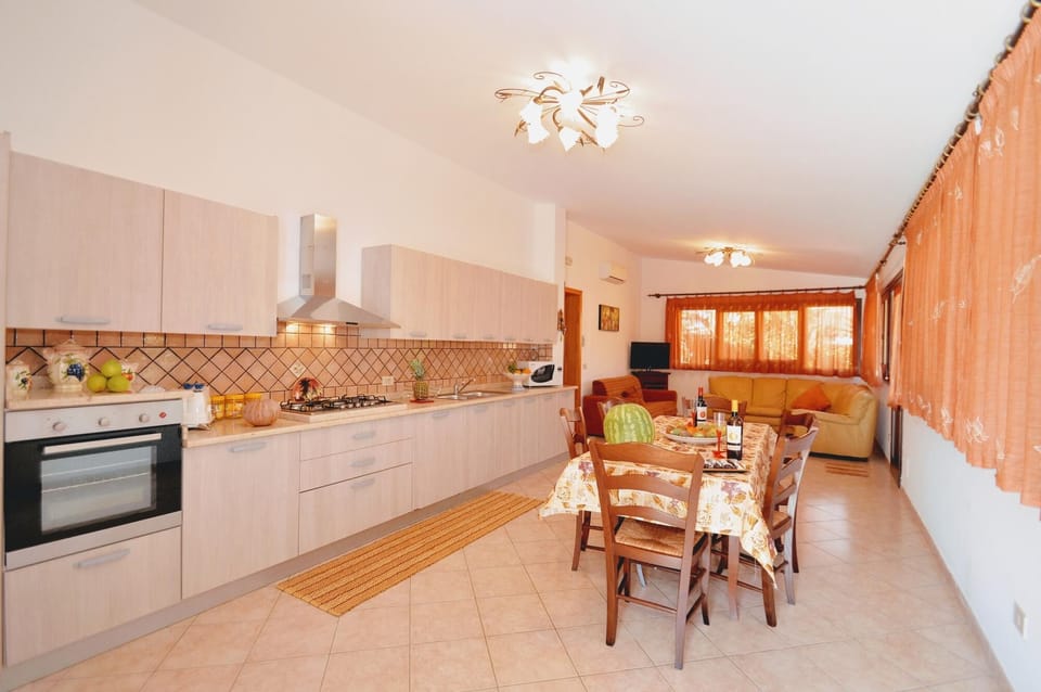 House, Smoking | 3 bedrooms, WiFi