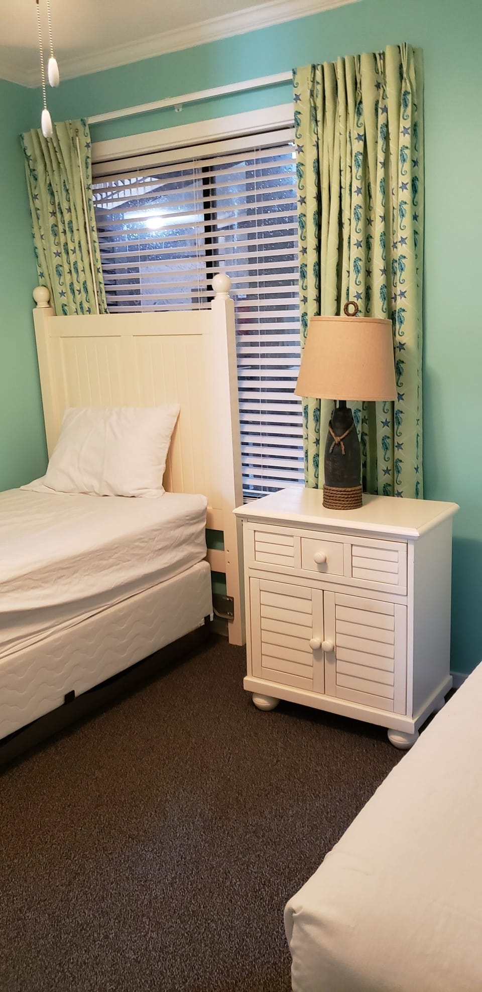 twin singe bedroom