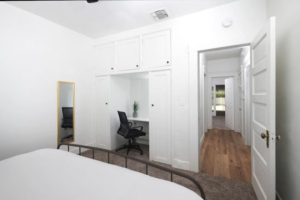 Bedroom 2- King Bed with office space
