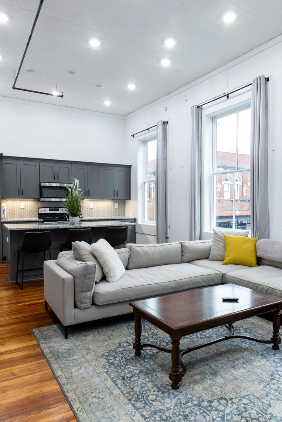 Picture-perfect and snug, this loft welcomes you with open arms
