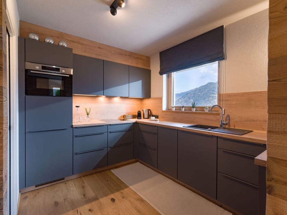 Vollausgestattete Küche mit Nespresso Kaffeemaschine und alles was Sie benötigen