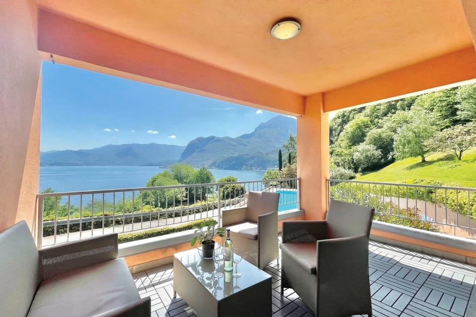 Family Apartment, Multiple Bedrooms, 2 Bathrooms, Mountainside (Gaeta 'Lake View') | Terrace/patio