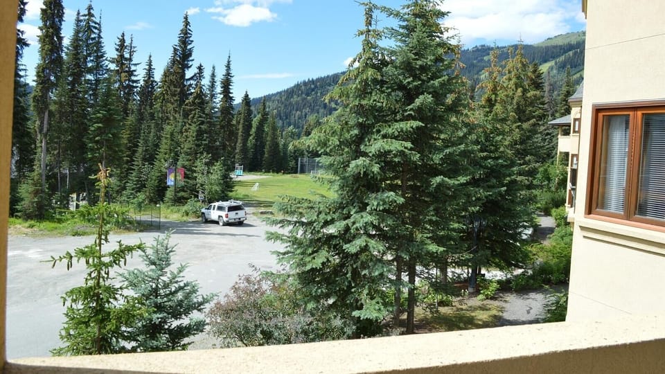 Condo, 1 Bedroom | Property grounds