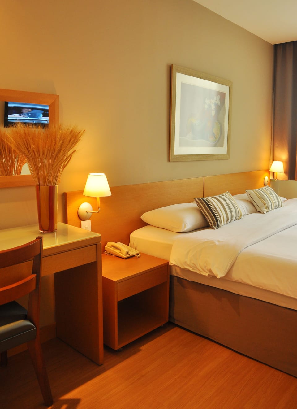 Minibar, in-room safe, laptop workspace, blackout drapes
