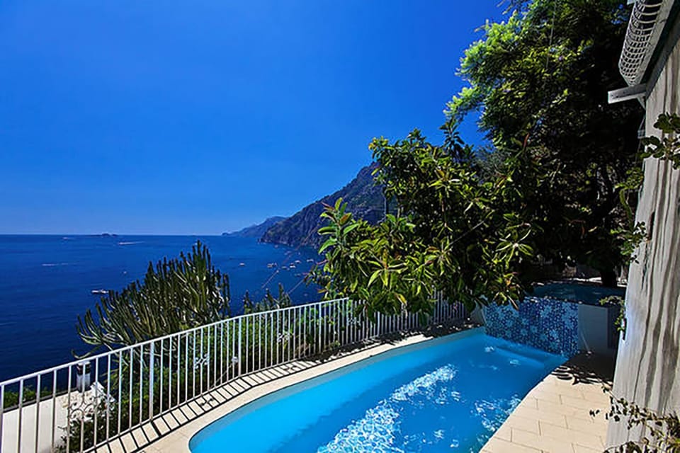 House, Smoking | 5 bedrooms, desk, iron/ironing board, WiFi