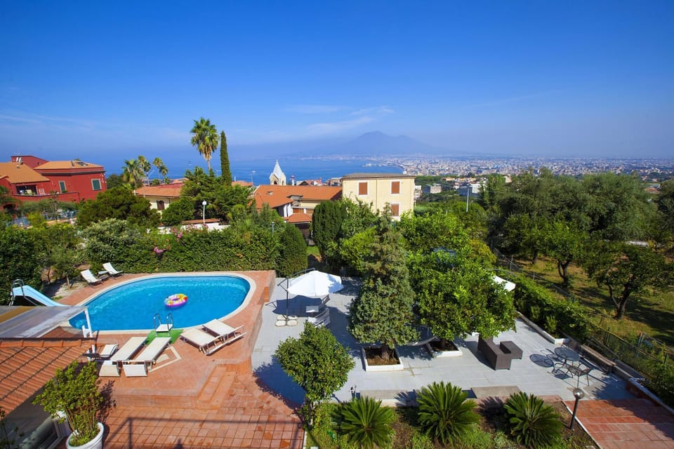 House, Smoking | 7 bedrooms, iron/ironing board