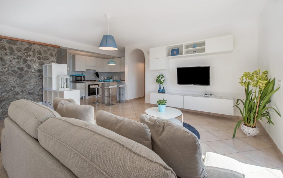 House, Smoking | 4 bedrooms