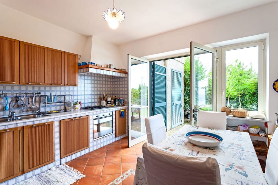 House, Smoking | 4 bedrooms, WiFi