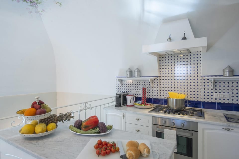 House, Smoking | 4 bedrooms, iron/ironing board