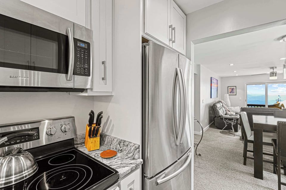 Fully equipped kitchen ready for your culinary creations!