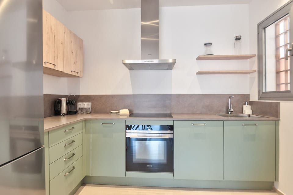 Fully equipped kitchen