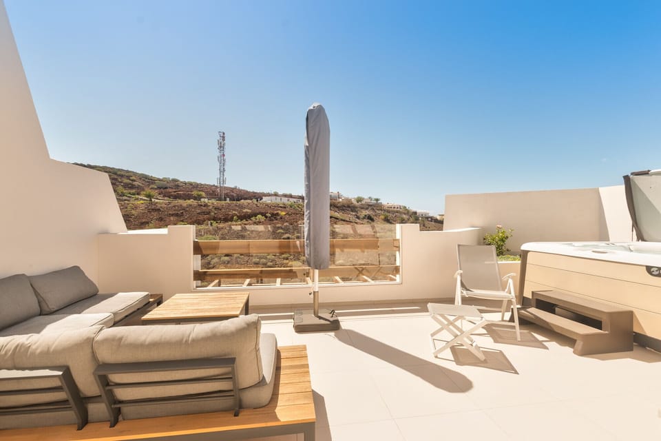 Rooftop jacuzzi with chill out area