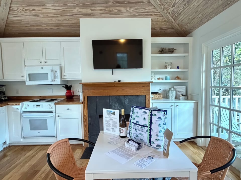 DINING SEATING FOR FOUR
