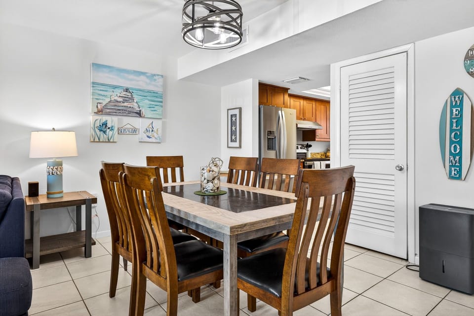 Dining area for 6 people