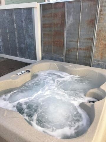 Outdoor spa tub