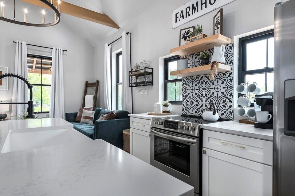 Full kitchen