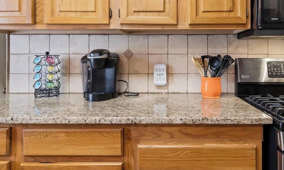Full-size oven and gas cooktop