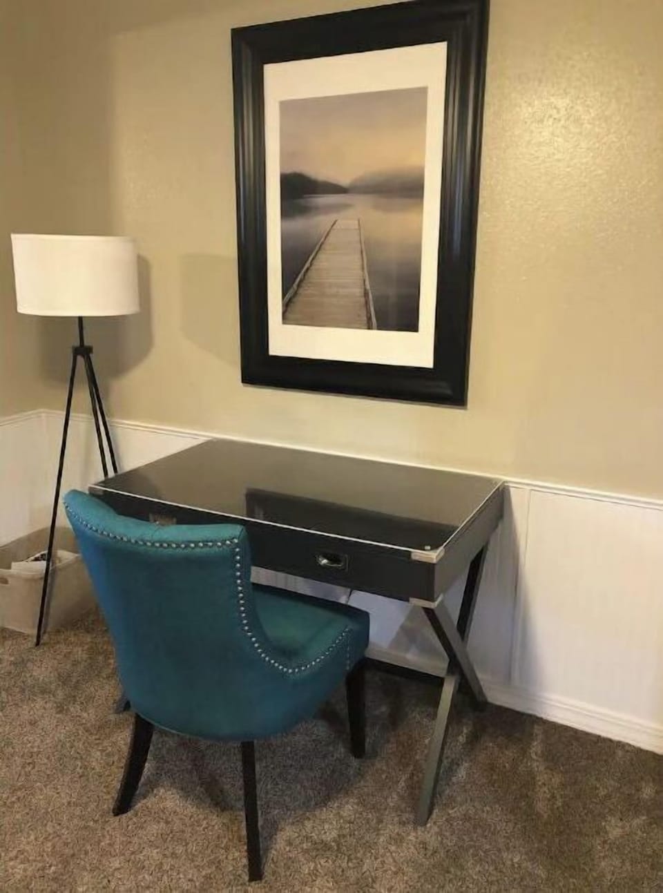 Office area (desk and chair) with hi-speed WiFi/Internet