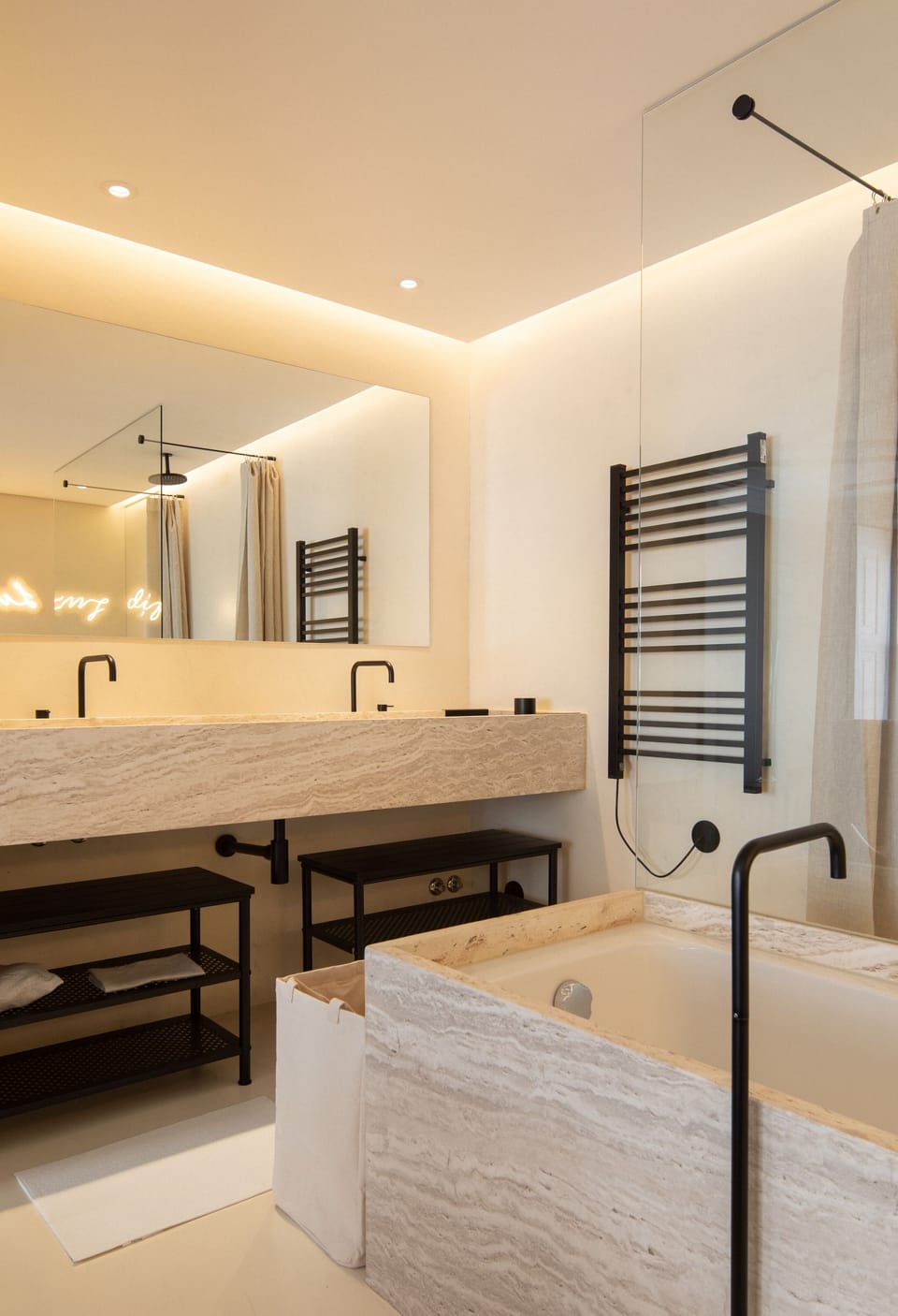 Premium Suite | Bathroom | Hair dryer, towels, soap, shampoo
