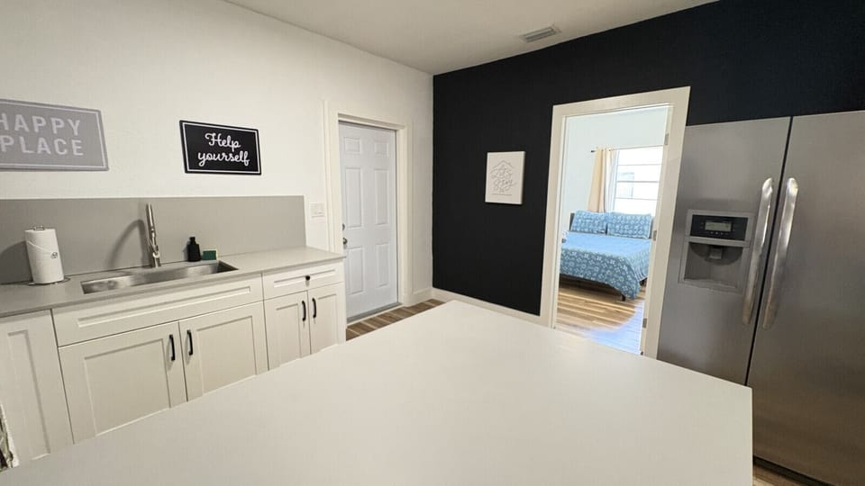 Full kitchen