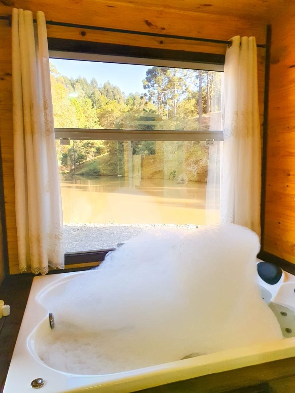 Honeymoon Cabin | Private spa tub