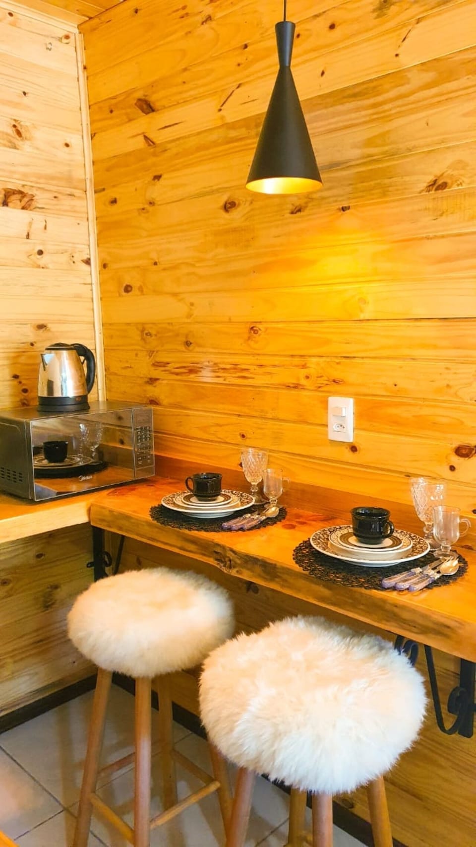 Honeymoon Cabin | Private kitchen | Mini-fridge, microwave, toaster, blender