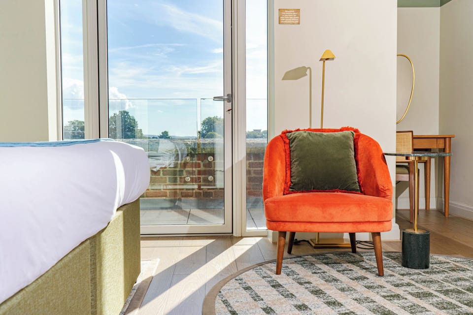 Premium Room, 1 King Bed, Balcony | Hypo-allergenic bedding, in-room safe, individually decorated