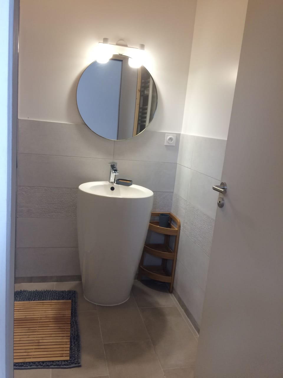 Comfort Double Room | Bathroom sink